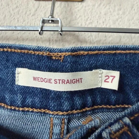Levi’s Wedgie Straight High Rise Jeans in Medium Wash Size 27 - Picture 4 of 8